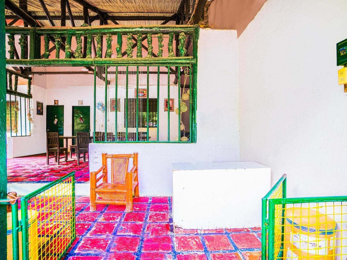 Balibago Oyo 875 Madhavi Beach Resort المظهر الخارجي الصورة